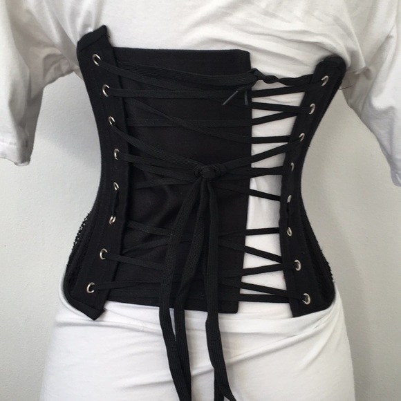 Camellias heavy duty corset - Picture 3 of 8